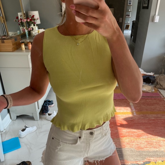 Green top - Picture 2 of 5